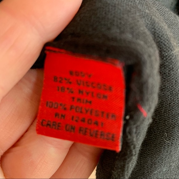 Rose covered black cropped cardigan, no buttons Brand RED   size medium - Picture 3 of 5